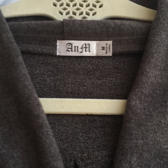 High-low style grey shirt from Forever 21 - Picture 3 of 3